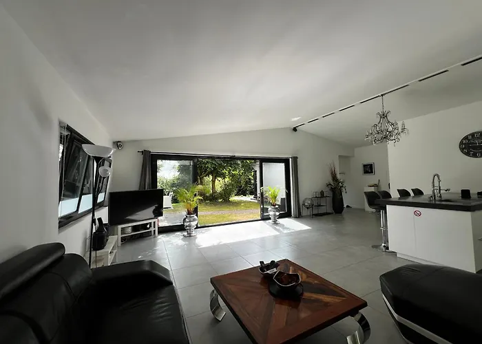 Free Standing Bungalow between Haarlem&Amsterdam