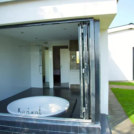 Bungalow Haarlem Amsterdam With Jacuzzi Vijfhuizen Exterior photo